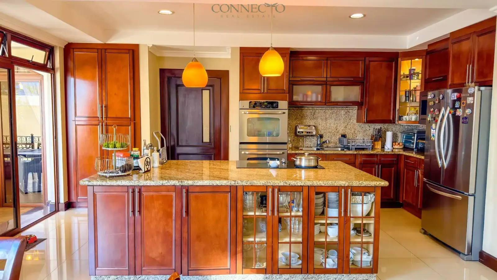 Home for sale San José mountains, property in Curridabat Costa Rica, East San José real estate, Costa Rica home with large lot, Central Valley panoramic view home, private home near San José Costa Rica, Connecto Real Estate Costa Rica, Casa en venta San José montañas, propiedad en Curridabat, zona este Costa Rica, casa con terreno amplio Costa Rica, casa con vista panorámica valle central, propiedad privada independiente cerca de San José, Connecto Real Estate Costa Rica
