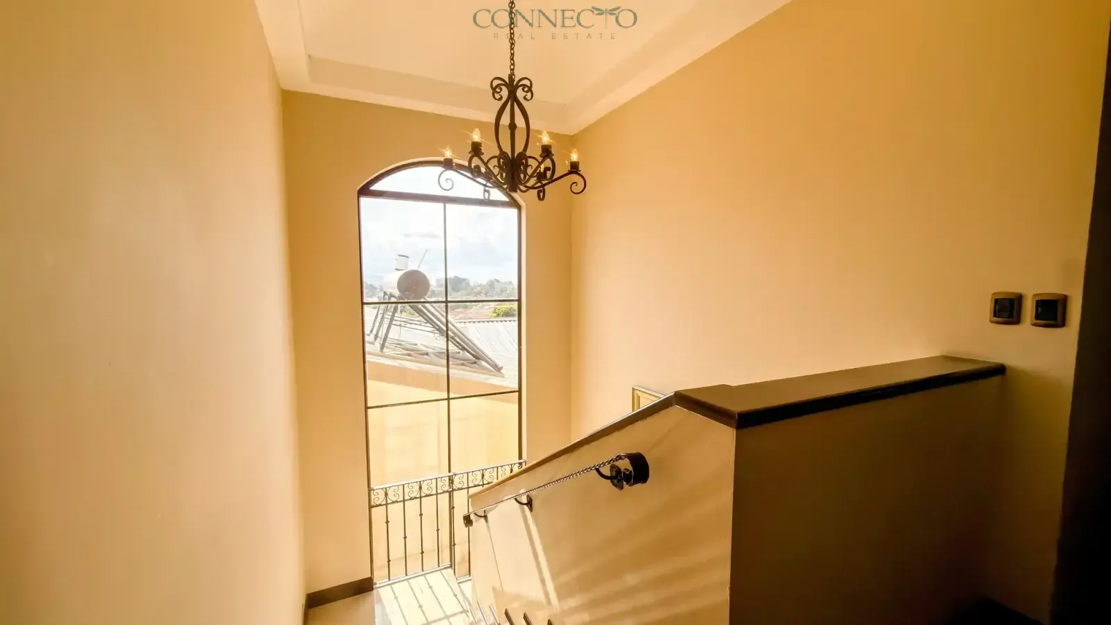 Home for sale San José mountains, property in Curridabat Costa Rica, East San José real estate, Costa Rica home with large lot, Central Valley panoramic view home, private home near San José Costa Rica, Connecto Real Estate Costa Rica, Casa en venta San José montañas, propiedad en Curridabat, zona este Costa Rica, casa con terreno amplio Costa Rica, casa con vista panorámica valle central, propiedad privada independiente cerca de San José, Connecto Real Estate Costa Rica
