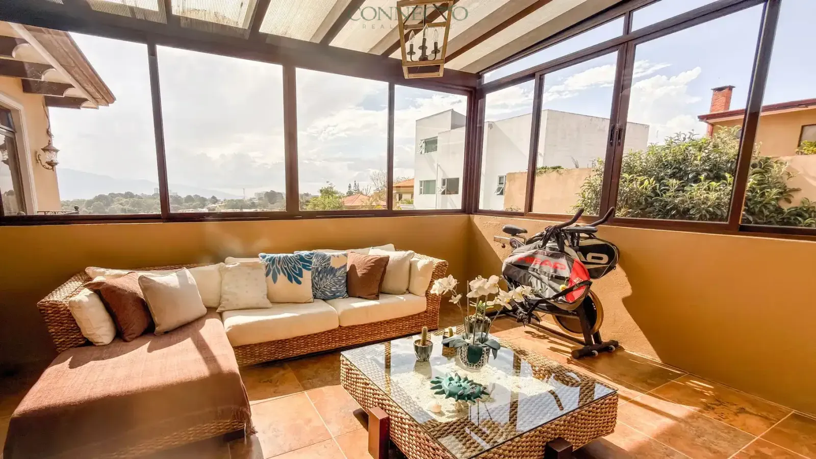 Home for sale San José mountains, property in Curridabat Costa Rica, East San José real estate, Costa Rica home with large lot, Central Valley panoramic view home, private home near San José Costa Rica, Connecto Real Estate Costa Rica, Casa en venta San José montañas, propiedad en Curridabat, zona este Costa Rica, casa con terreno amplio Costa Rica, casa con vista panorámica valle central, propiedad privada independiente cerca de San José, Connecto Real Estate Costa Rica
