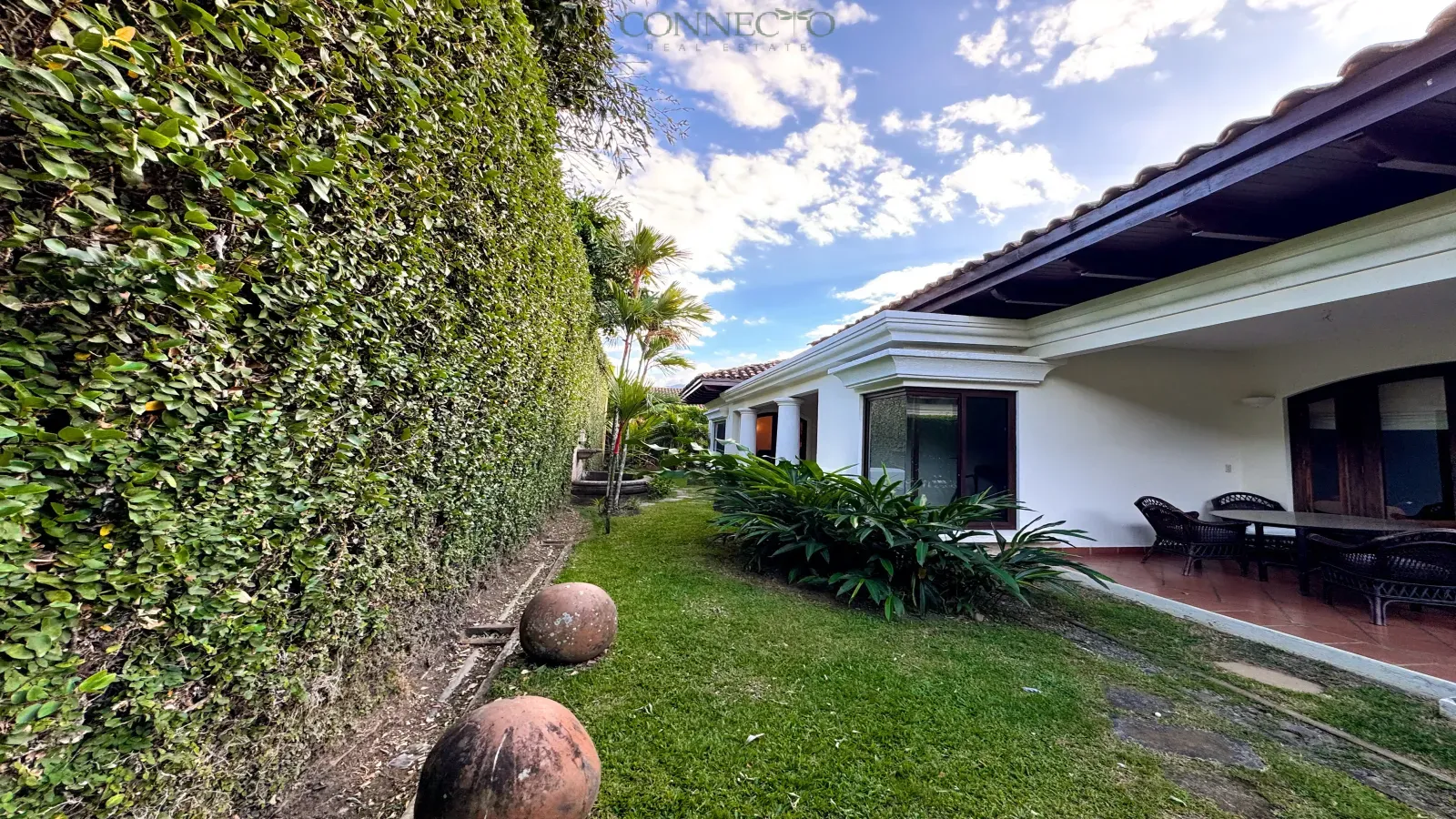 home for sale in Bosques de Lindora, single-story home Santa Ana Costa Rica, luxury home in gated community Lindora, 3 bedroom house in Santa Ana, spacious home for sale Costa Rica, one floor house Lindora, house with garden Santa Ana, real estate investment Santa Ana, property for renovation Costa Rica, gated community homes for sale Santa Ana, Connecto Real Estate Costa Rica, homes near AutoMercado Lindora, real estate listings Santa Ana Costa Rica, family home in Lindora, retirement property Costa Rica,casa en venta Bosques de Lindora, casa de una planta en Santa Ana, casa amplia con jardín Santa Ana, propiedades de lujo en Costa Rica, bienes raíces Santa Ana, casa para remodelar en Lindora, casa con potencial de inversión Santa Ana, condominio exclusivo en Santa Ana, casas en venta cerca de AutoMercado Lindora, Connecto Real Estate Costa Rica, casa de 3 dormitorios Santa Ana, comprar casa en Lindora
