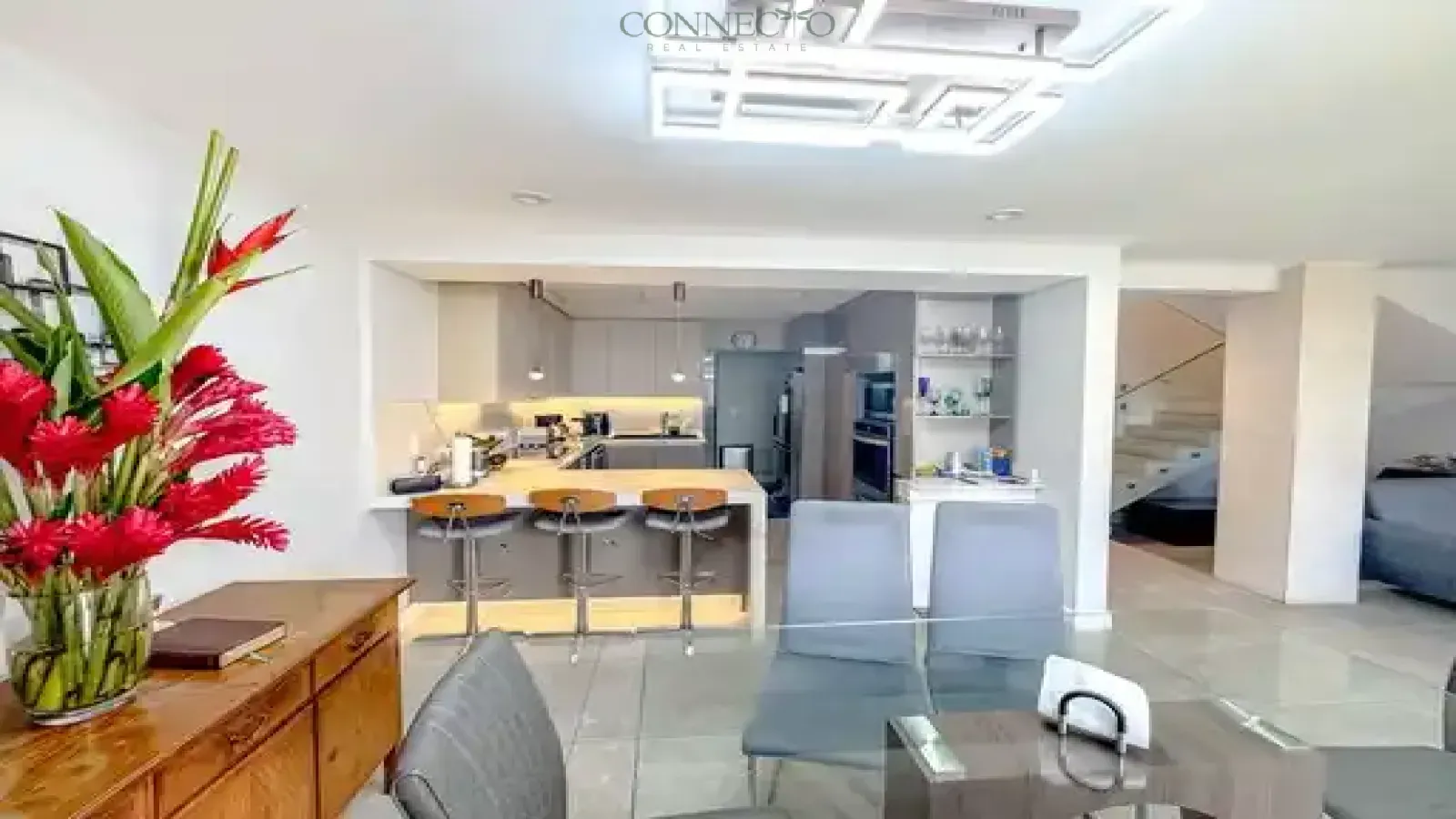 recently remodeled townhouse for rent Escazú, Bosque de las Lomas rental,3 bedroom rental Escazu, remodeled home for rent Costa Rica, gated community rental Escazú ,home office rental Escazú, expat rental Escazú, pet friendly rental Costa Rica, family home for rent Escazú, Escazú rental property 2700, townhouse remodelado en alquiler escazú, bosque de las lomas alquiler, alquiler 3 habitaciones escazú, casa remodelada en alquiler costa rica, condominio cerrado escazú alquiler, casa con oficina en alquiler escazú, alquiler para expatriados escazú, mascotas permitidas alquiler escazú, casa familiar escazú alquiler, propiedad en alquiler escazú 2700