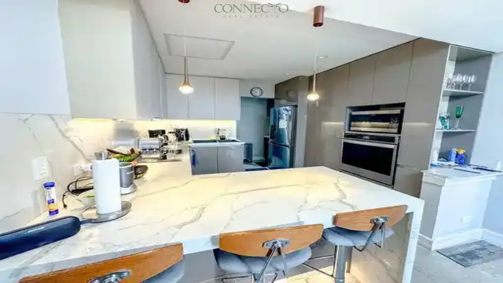 recently remodeled townhouse for rent Escazú, Bosque de las Lomas rental,3 bedroom rental Escazu, remodeled home for rent Costa Rica, gated community rental Escazú ,home office rental Escazú, expat rental Escazú, pet friendly rental Costa Rica, family home for rent Escazú, Escazú rental property 2700, townhouse remodelado en alquiler escazú, bosque de las lomas alquiler, alquiler 3 habitaciones escazú, casa remodelada en alquiler costa rica, condominio cerrado escazú alquiler, casa con oficina en alquiler escazú, alquiler para expatriados escazú, mascotas permitidas alquiler escazú, casa familiar escazú alquiler, propiedad en alquiler escazú 2700