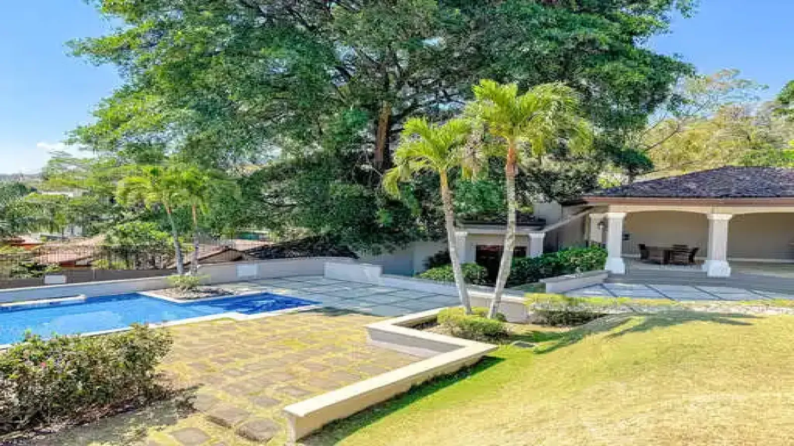 recently remodeled townhouse for rent Escazú, Bosque de las Lomas rental,3 bedroom rental Escazu, remodeled home for rent Costa Rica, gated community rental Escazú ,home office rental Escazú, expat rental Escazú, pet friendly rental Costa Rica, family home for rent Escazú, Escazú rental property 2700, townhouse remodelado en alquiler escazú, bosque de las lomas alquiler, alquiler 3 habitaciones escazú, casa remodelada en alquiler costa rica, condominio cerrado escazú alquiler, casa con oficina en alquiler escazú, alquiler para expatriados escazú, mascotas permitidas alquiler escazú, casa familiar escazú alquiler, propiedad en alquiler escazú 2700