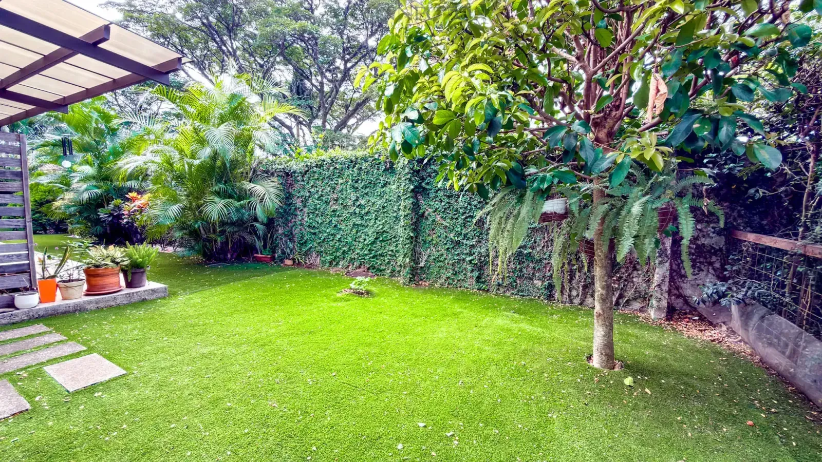 Serena House Lindora, house for sale in Lindora Costa Rica, single-level home for sale Lindora, one-story home Lindora, family home for sale Santa Ana, gated community home Lindora, three-bedroom home Lindora, home with en-suite bedrooms Costa Rica, house with terrace Lindora, luxury real estate Lindora, Santa Ana Costa Rica real estate, homes for sale near Route 27, expat family home Costa Rica, secure community home Santa Ana, Connecto Real Estate
Español
Casa Serena  Lindora, casa en venta en Lindora Costa Rica, casa de un nivel en Lindora, casa de una planta en venta Lindora, casa familiar en venta Santa Ana, casa en condominio Lindora, casa de tres dormitorios Lindora, casa con baños privados Costa Rica, casa con terraza Lindora, bienes raíces Lindora, propiedades en venta Santa Ana Costa Rica, casa cerca de Ruta 27, casa para expatriados Costa Rica, casa en comunidad segura Santa Ana, Connecto Real Estate