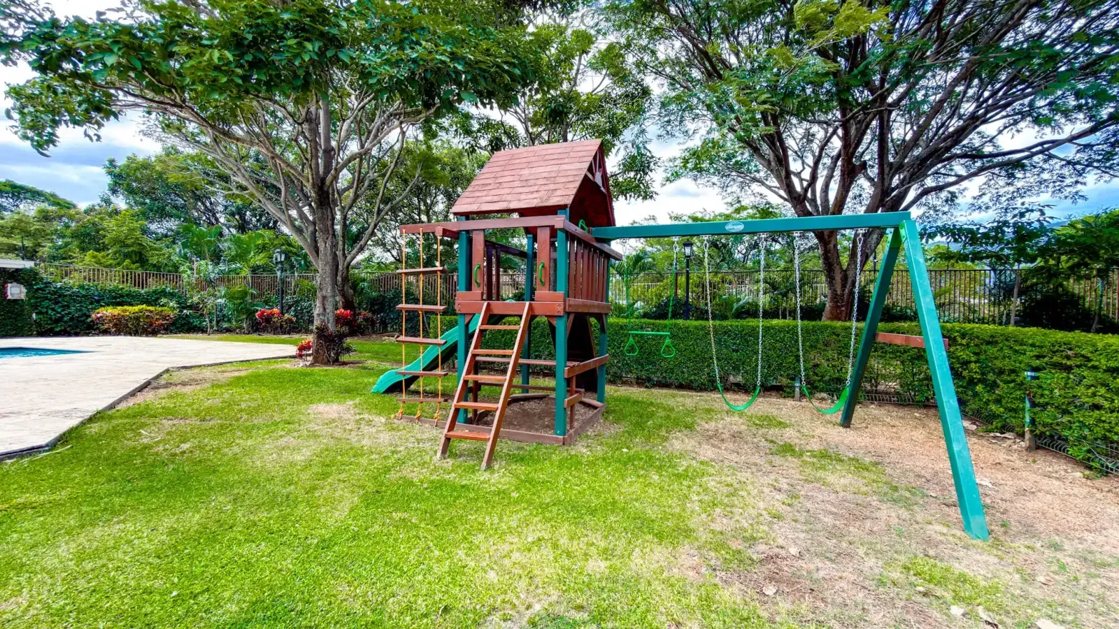 Serena House Lindora, house for sale in Lindora Costa Rica, single-level home for sale Lindora, one-story home Lindora, family home for sale Santa Ana, gated community home Lindora, three-bedroom home Lindora, home with en-suite bedrooms Costa Rica, house with terrace Lindora, luxury real estate Lindora, Santa Ana Costa Rica real estate, homes for sale near Route 27, expat family home Costa Rica, secure community home Santa Ana, Connecto Real Estate
Español
Casa Serena  Lindora, casa en venta en Lindora Costa Rica, casa de un nivel en Lindora, casa de una planta en venta Lindora, casa familiar en venta Santa Ana, casa en condominio Lindora, casa de tres dormitorios Lindora, casa con baños privados Costa Rica, casa con terraza Lindora, bienes raíces Lindora, propiedades en venta Santa Ana Costa Rica, casa cerca de Ruta 27, casa para expatriados Costa Rica, casa en comunidad segura Santa Ana, Connecto Real Estate